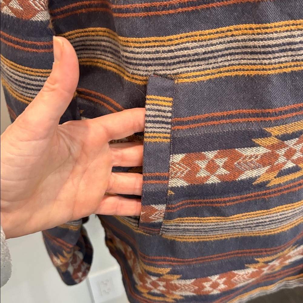 Passenger Brown Blue Aztec Shirt Jacket Snap Front Shacket Size Large - Picture 7 of 15
